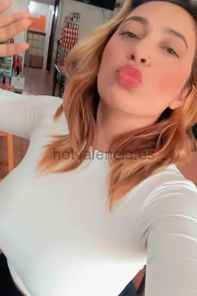 Sara española 26 años cachonda fiestera